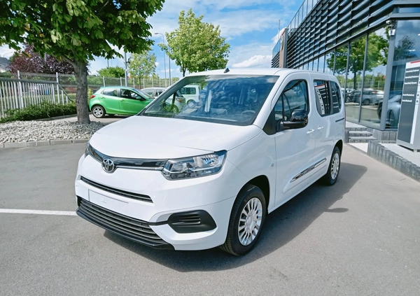 Toyota Proace City Verso cena 120400 przebieg: 4, rok produkcji 2024 z Kleczew małe 92